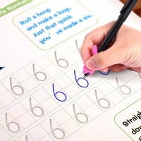 Set 4 caiete de lucru si stilou magic, reutilizabile, multicolor, Sank Magic, 4026B